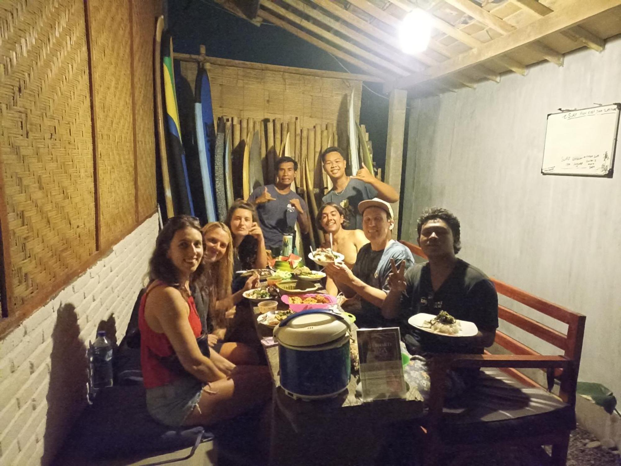 Ayolah Surf House &Surf Camp Apartman Jembrana Kültér fotó