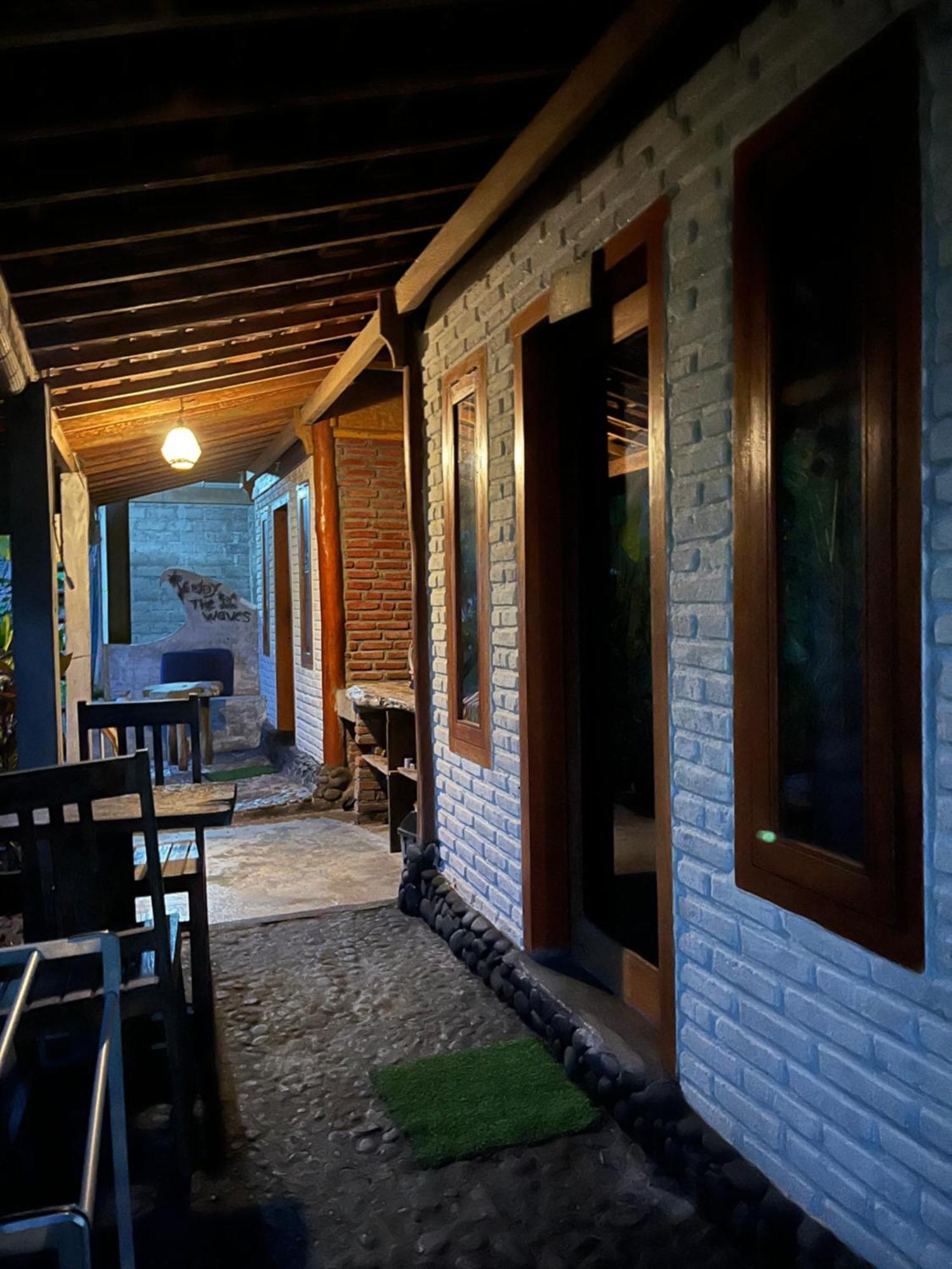 Ayolah Surf House &Surf Camp Apartman Jembrana Kültér fotó
